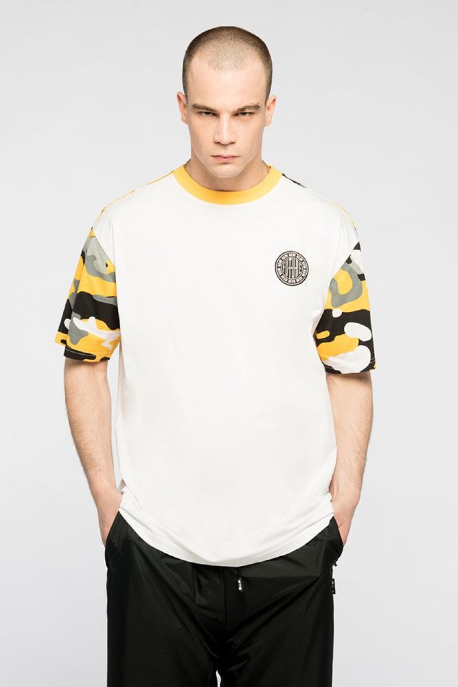 Unisex NEW FUTURE LONDON | Stamp Logo T Shirt (Camo Yellow)