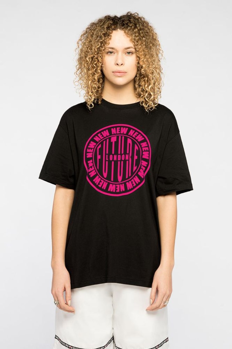 Unisex NEW FUTURE LONDON | Stamp Logo T Shirt (Black/Pink)